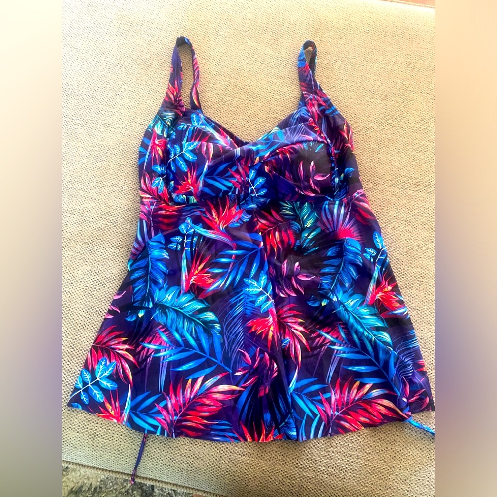 Ladies 2 piece Swim wear. Tankini. Floral 20w
